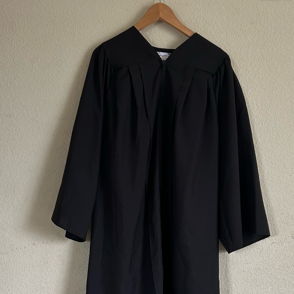 Achievers your graduation planner black graduation robe - Picture 3 of 9